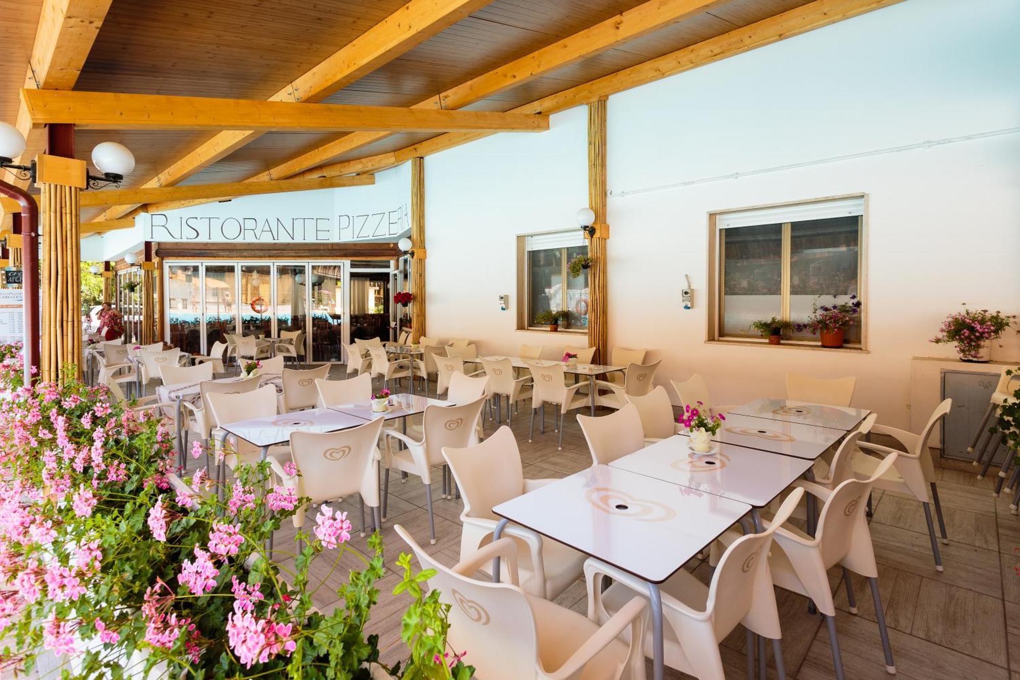 Arcobaleno Village H Marina Di Bibbona Exterior foto