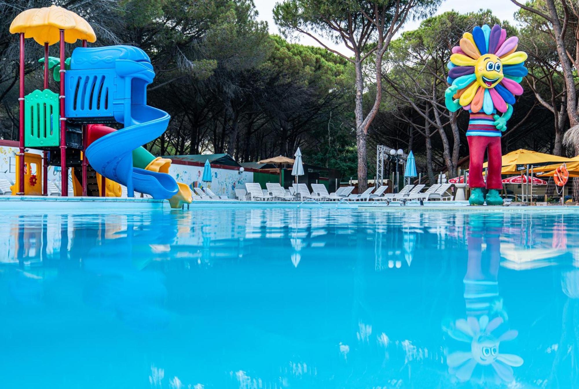 Arcobaleno Village H Marina Di Bibbona Exterior foto